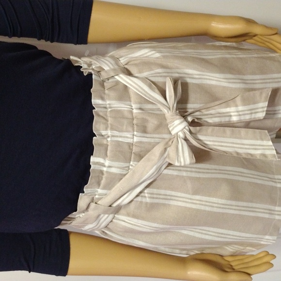 Jolie & Joy Paper Bag High Waist Shorts Tan White Striped Size Large NWT - Picture 4 of 10